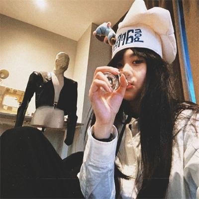 她房间里的云